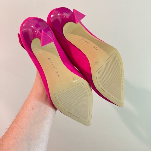 NWOT Gianni Bini Steffi Hot Pink Suede Ankle Buckle Pumps Size 7M - Picture 6 of 7